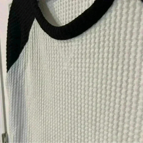 AERO by Aéropostale Long Sleeve Waffle-Knit Raglan Crew Tee - Picture 5 of 5